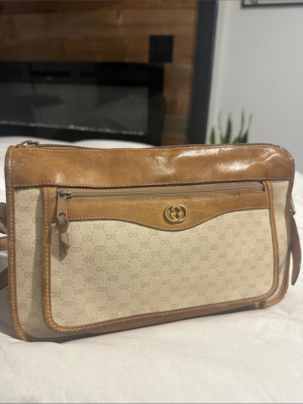 Vintage Gucci Beige GG Tan Leather Messenger Bag
